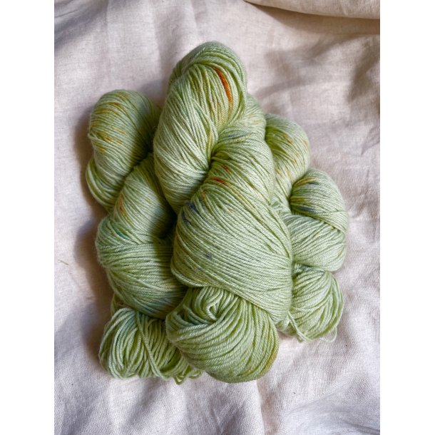 Pistachie m. speckles - H�ndfarvet